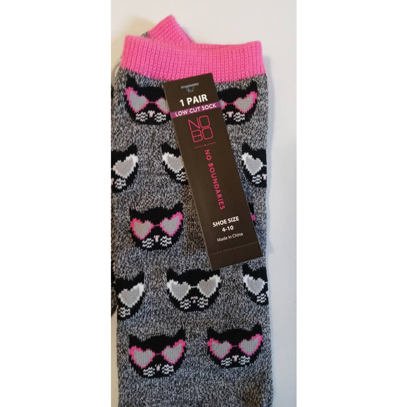 No Boundaries Black Cat with Heart Shaped Sunglasses Low Cut Socks. Size 4-10 - Picture 2 of 3